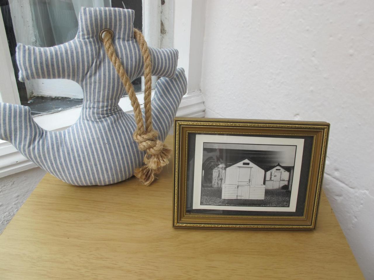 Stone'S Throw Guest House Weymouth Exterior photo