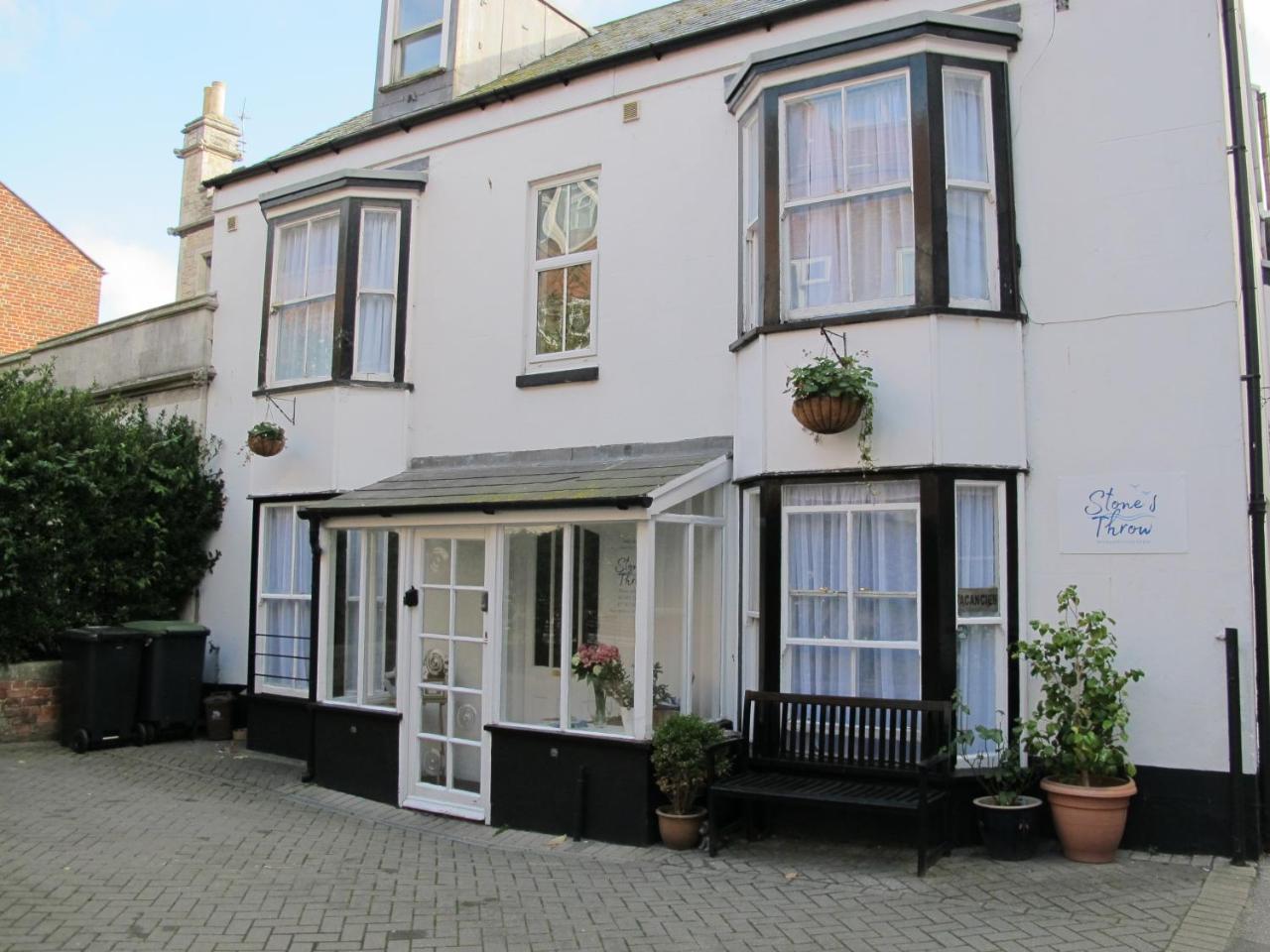 Stone'S Throw Guest House Weymouth Exterior photo