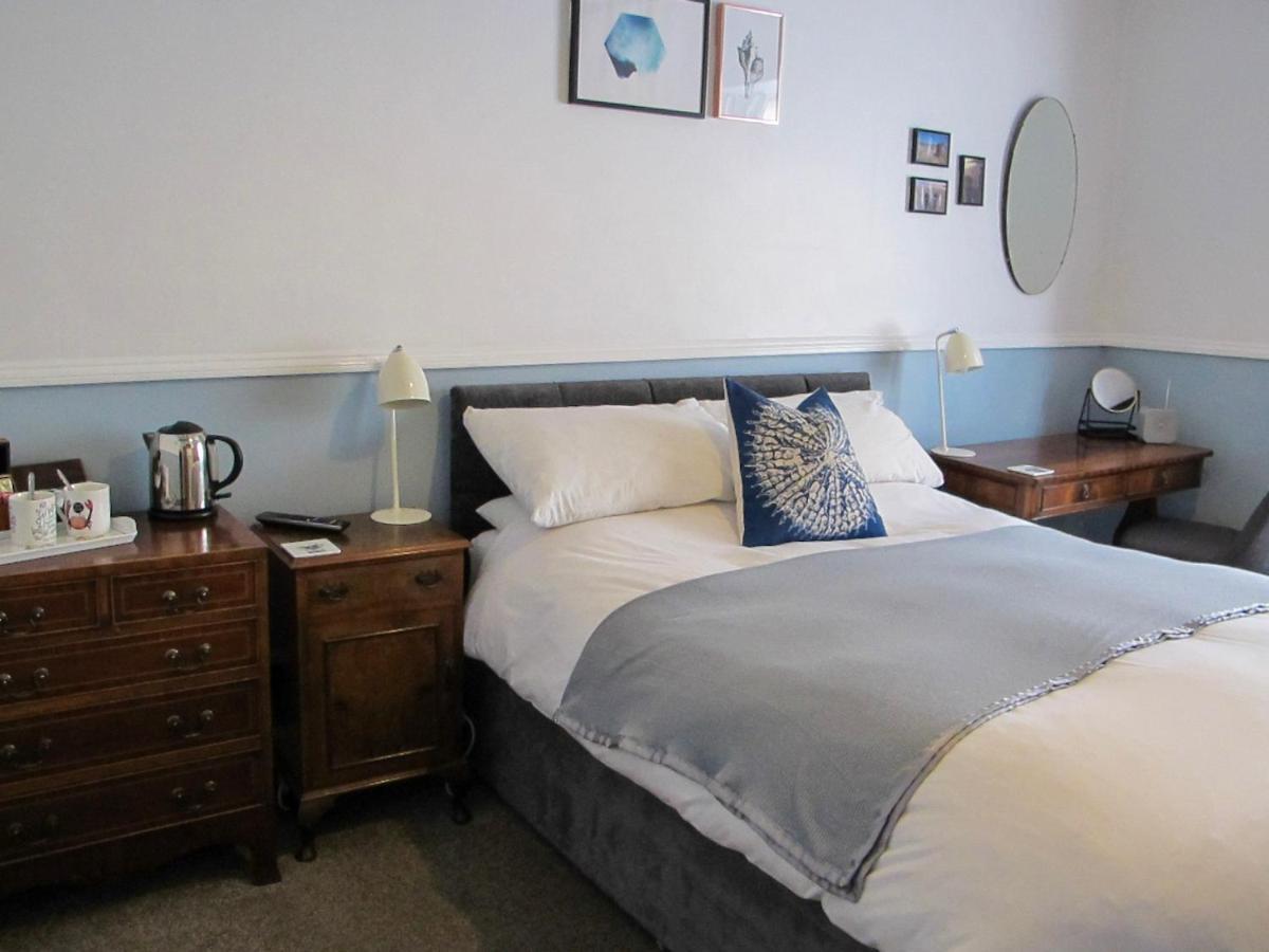 Stone'S Throw Guest House Weymouth Exterior photo