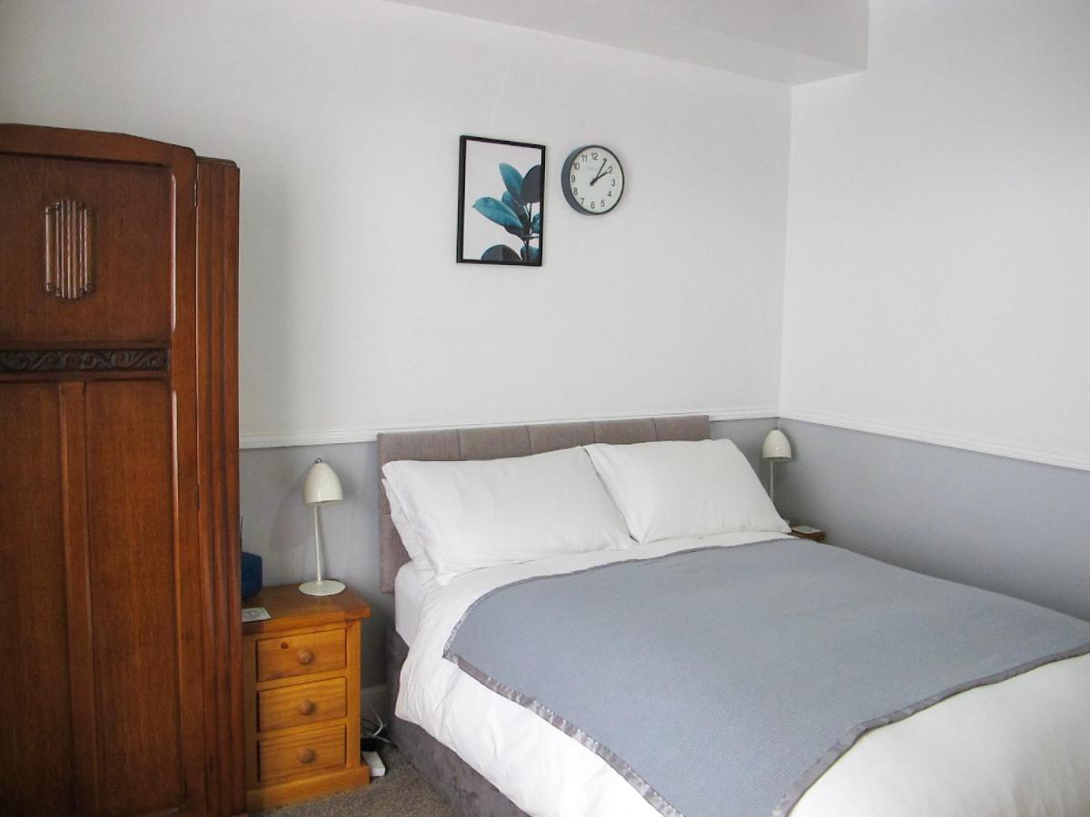 Stone'S Throw Guest House Weymouth Exterior photo