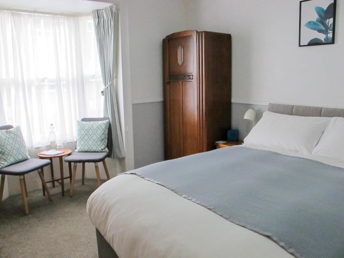 Stone'S Throw Guest House Weymouth Exterior photo